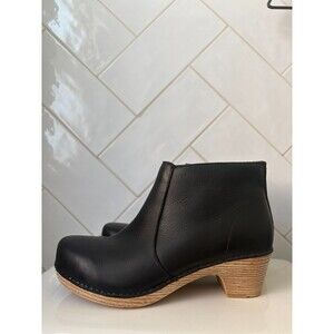 Dansko Maria Black Nubuck Leather Boots EU 37  US 6.5 US 7 Zip up Bootie clog
